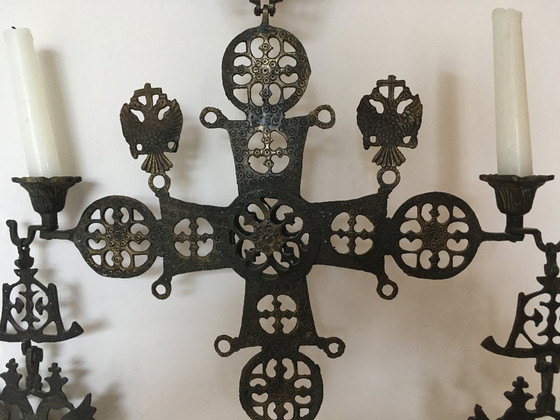 Image 1 of Aplique de pared con cruz bizantina en bronce.