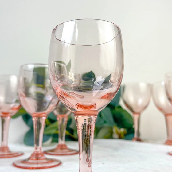 9 Vintage Facet Roze Glazen Witte Wijnglazen – Jaren 50 – Franse Elegantie – Glazen & Karaffen, Glass (photo 5 of 7)