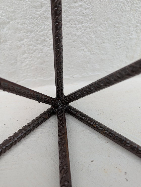 Image 1 of CUBE X Brutalistischer Skulpturentisch aus Beton und Stahl – Wallavibe Design