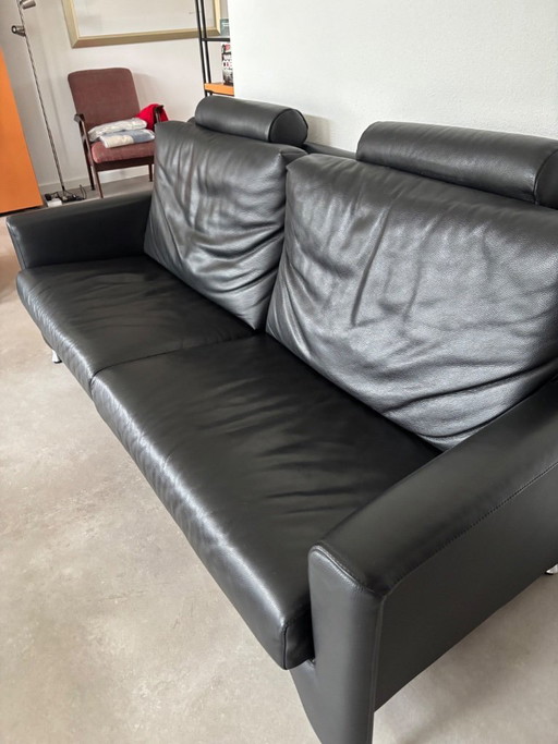 Divano Leolux a tre posti.