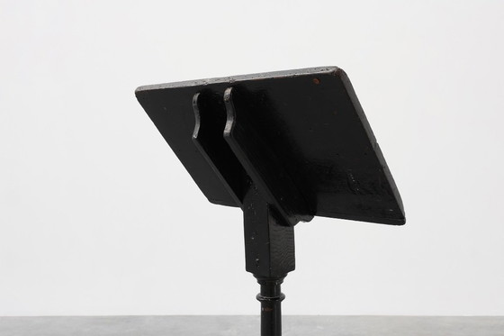 Image 1 of Französisches rustikales schwarzes Bücherregal aus Massivholz, ca. 1850