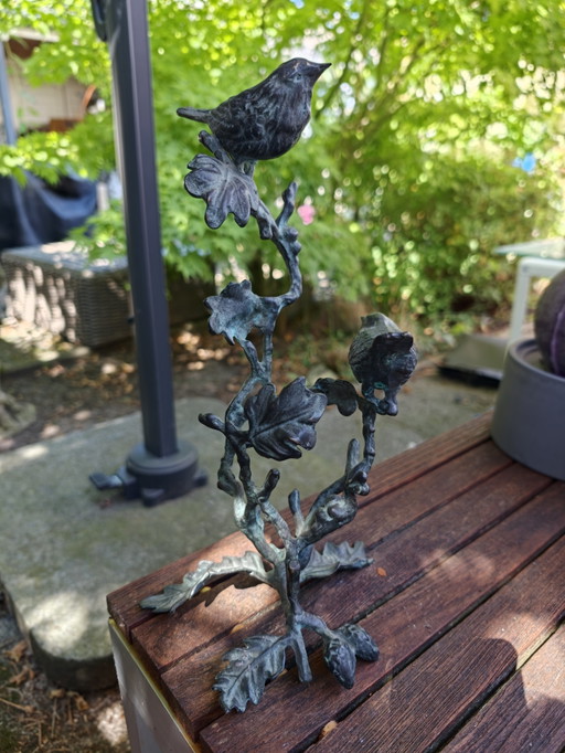 Sculpture en bronze : 2 oiseaux sur des branches feuillues, belle patine