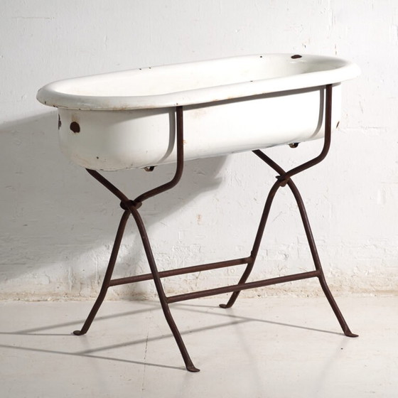 Antique bathtub in enamelled iron – Central Europe, circa 1950 #9 – Decorative Objects, Industrieel (photo 7 of 40)