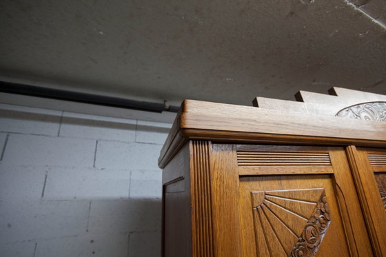 Image 1 of Armadio Art Déco in rovere intagliato - bottega fiamminga circa 1930