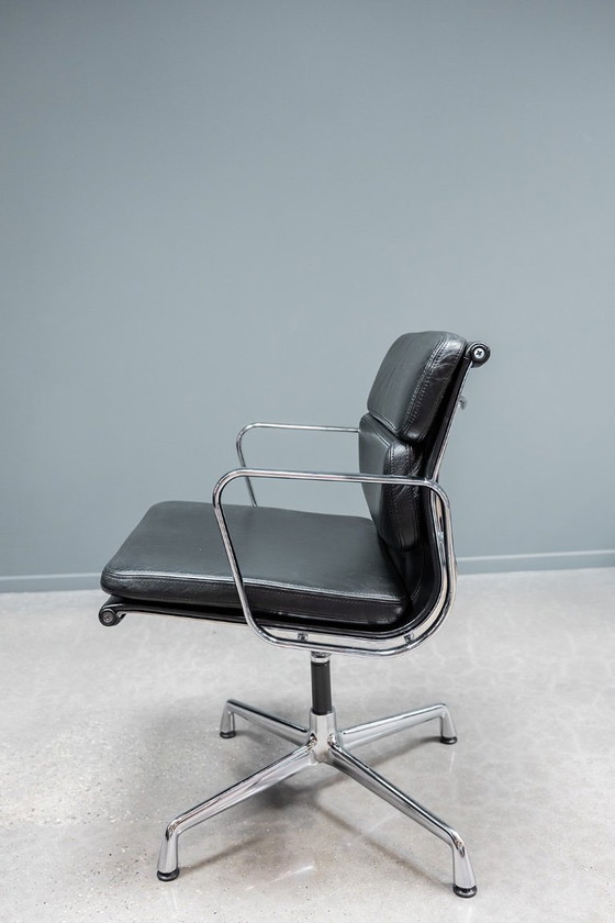 Image 1 of Chaises Eames EA208 Softpad, 15x