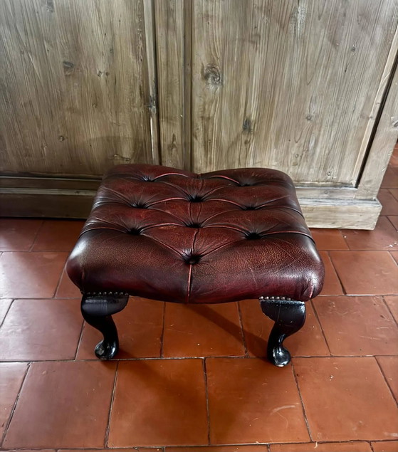 Vintage 1970s Chesterfield red leather footrest – Footstools & poufs, Wood (photo 2 of 12)