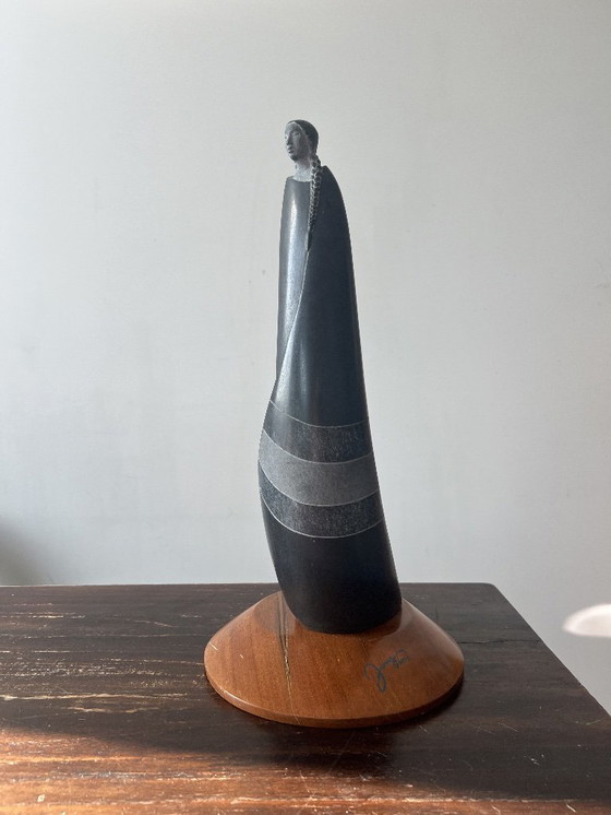 Image 1 of Juan Heredia – « Tawaq'u » (2024) Sculpture statue en pierre de basalte