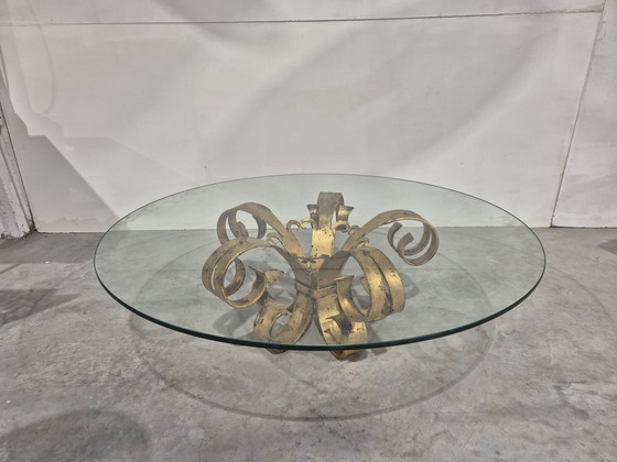 Image 1 of Couchtisch aus vergoldetem Schmiedeeisen im Hollywood-Regency-Stil