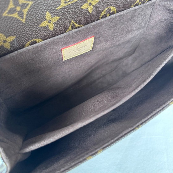 Louis Vuitton Pochette Métis – Crossbody bags, Calfskin (photo 2 of 12)