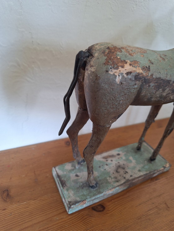 Image 1 of Figurine vintage en bois cheval