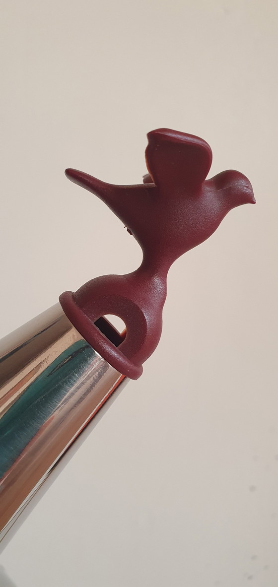 Image 1 of Hervidor Alessi 9093 – Michael Graves – Burdeos Red Bird – Diseño clásico