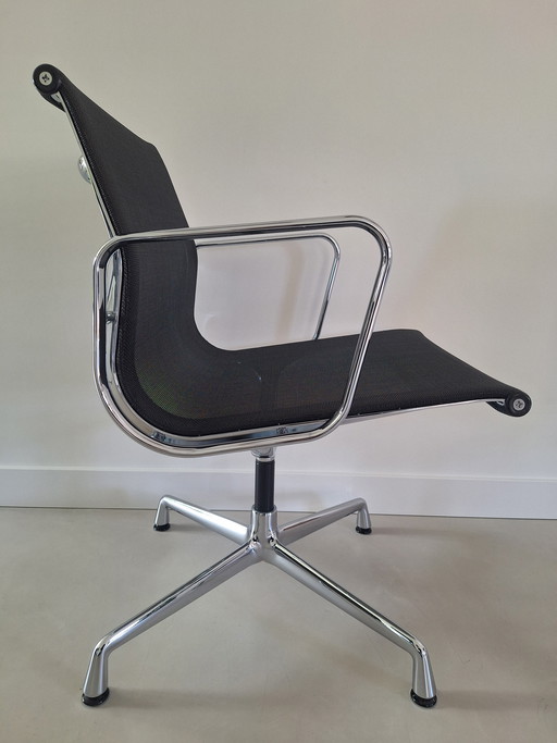 6x Vitra Eames 108 netweave