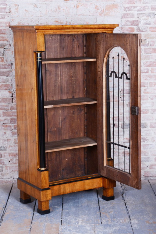 Restored Biedermeier Display Cabinet, Walnut, Glass, 1820s, Austria – vitrinekasten, Iron (photo 2 of 19)