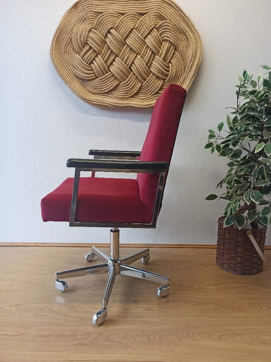 Image 1 of Poltrona girevole unica nel suo genere, risalente agli anni '60.