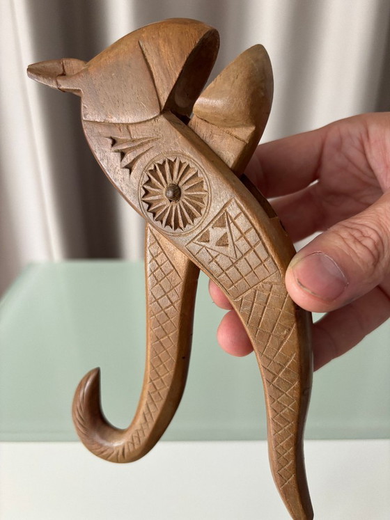 Geschnitzter Eichhörnchen-Nussknacker aus Holz, Küchenzubehör, Braun, Vintage (Foto 4 von 5)