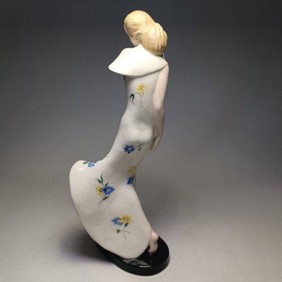 Goldscheider - Claire Weiss - Skulptur, Art Deco Dame im langen Kleid - 28,5 cm - Porzellan (photo 16 of 35)