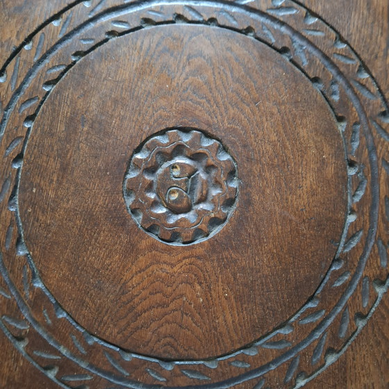 Image 1 of MESA ANTIGUA DE ROBLE TALLADO