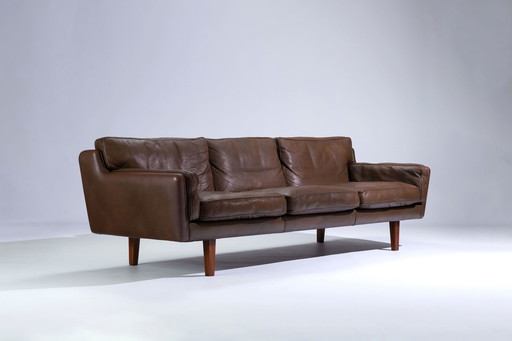 Large 3 seat leather Sofa Model V11A  by Illum Wikkelsø