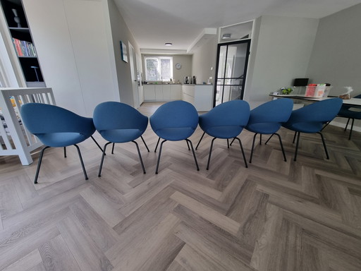 Shark Chair von Artifort – eetkamerstoelen, Metal, Textile (photo 2 of 6)