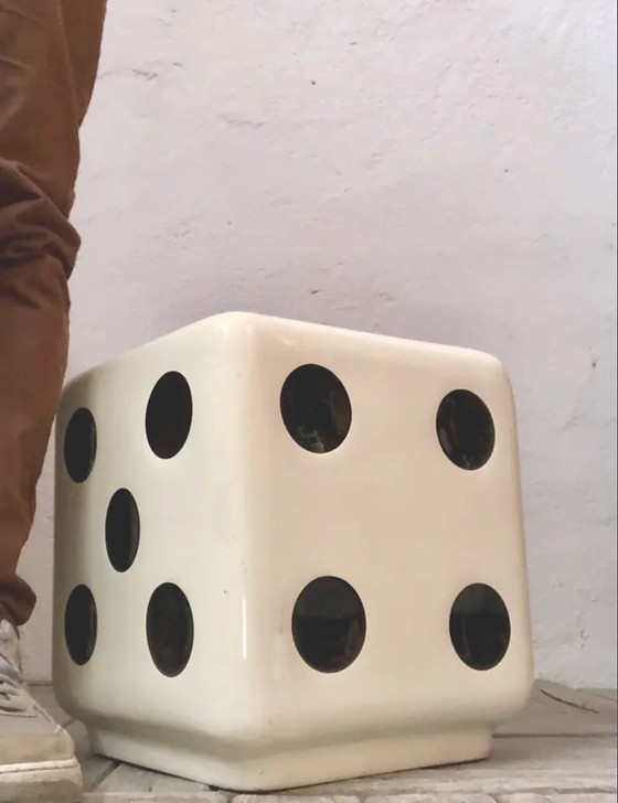 Dado gigante in fibra di vetro – Sgabelli, Poliestere (photo 5 of 5)
