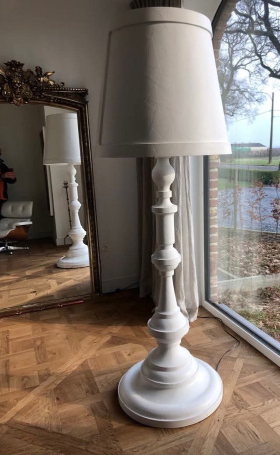 Image 1 of LAMPADA DA TERRA IN CARTA DI STUDIO JOB