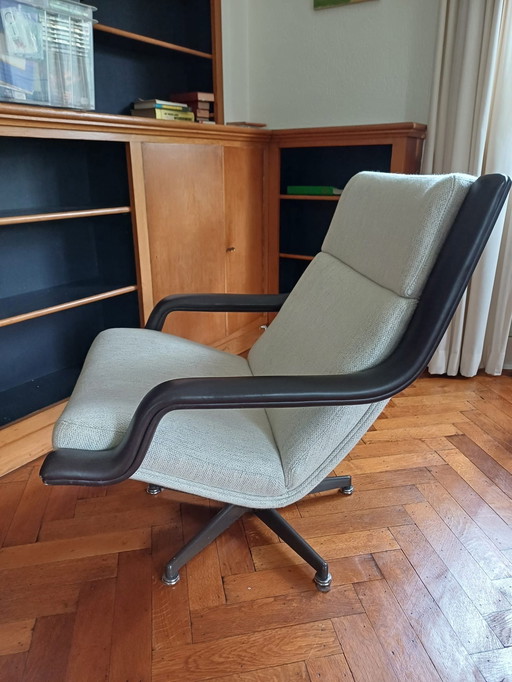 Artifort Swivel Armchair