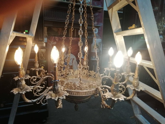 Grote, zeldzame antieke kroonluchter van massief verzilverd brons, Empire-stijl, met 12 lichtpunten. (photo 17 of 18)