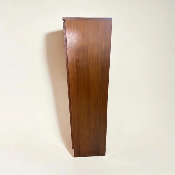 Mid Century Wäscheschrank / Waffenschrank für 5 Langwaffen und diverses Zubehör im klassischen Design, ohne (photo 6 of 12)