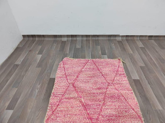 Alfombra bereber rosa de 1,6/2,5 m – Ahrend, Wool (photo 8 of 8)