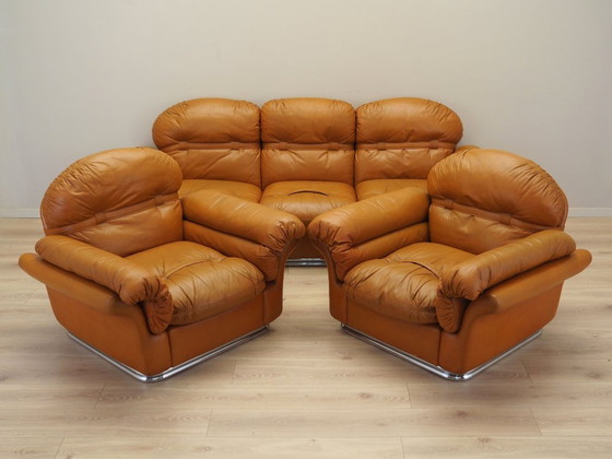 Image 1 of Fauteuil orange, design de l'âge de l'espace, années 1960, production : Italie