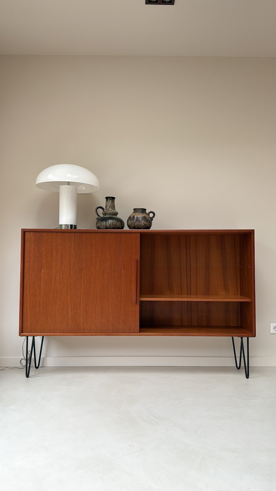 Image 1 of Vintage houten dressoir / kast