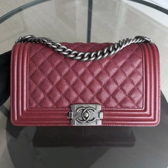 Image 1 of Borsa Chanel Boy Medium - Caviar 25 cm trapuntata bordeaux rosso scuro rutenio finiture argento Serie 19