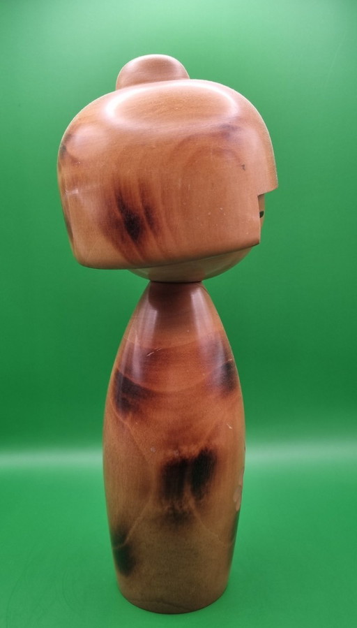 Magnifique Kokeshi de Masae Fujikawa (1942-2015) – decoratieve objecten, Wood (photo 2 of 6)