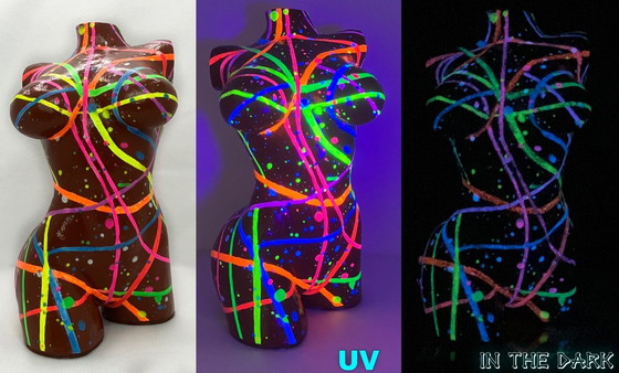 Image 1 of Statuetta fluorescente per body art. Realizzata a mano dall'artista.