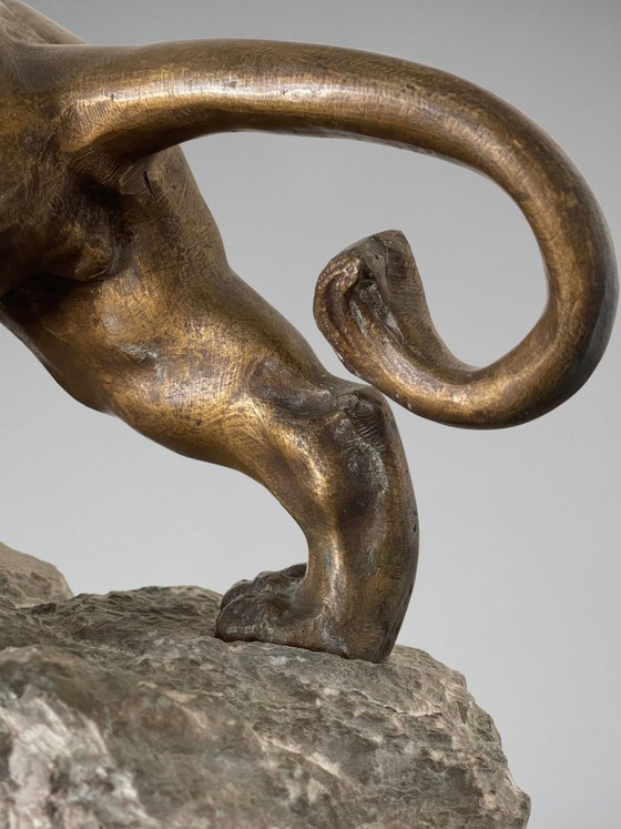 KRAKOWKI — León rugiendo sobre su roca, importante Esculturas de bronce artístico y roca (28,3 kg) – Stone (photo 16 of 21)