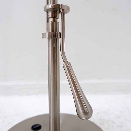Image 1 of Par de lámparas de mesa de acero cepillado con inclinación ajustable - Reino Unido