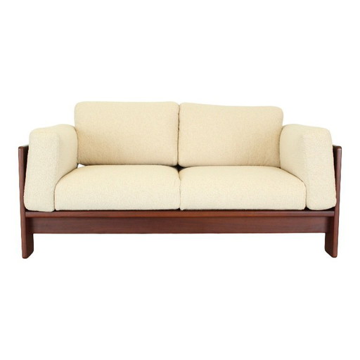 restored "Bastiano" two-seater sofa in off-white boucle and walnut by Afra and Tobia Scarpa for Gavina, 1966