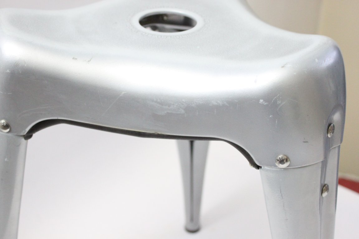 Wisdom tooth stool by Yasu Sasamoto for Dulton, 1980s | €175 | Whoppah Wisdom tooth stool by Yasu Sasamoto for Dulton, 1980s | €175 | Whoppah