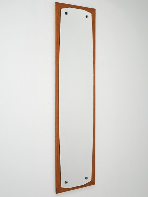 Image 1 of Scandinavisch gevormde teakhouten spiegel uit de jaren 60-70