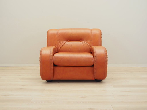 Fauteuil rouge, design danois, années 1970, production : Danemark