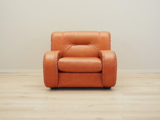 Image 1 of Fauteuil rouge, design danois, années 1970, production : Danemark