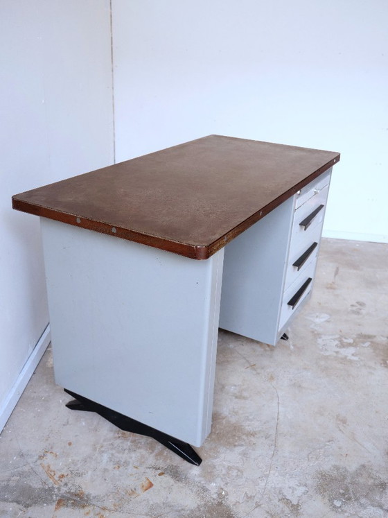 Image 1 of Scrivania SANSEN in stile vintage moderno, formato compatto, risalente al secolo scorso.
