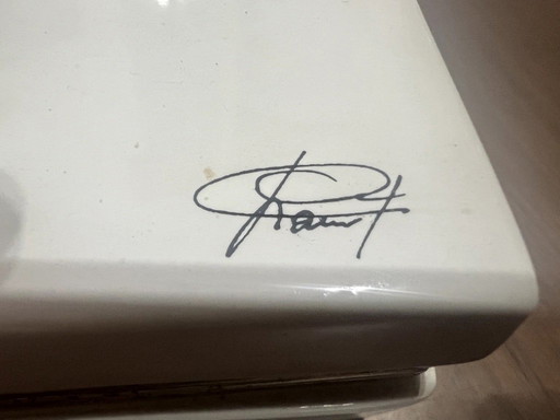 Musical jewelry box (music box) in porcelain