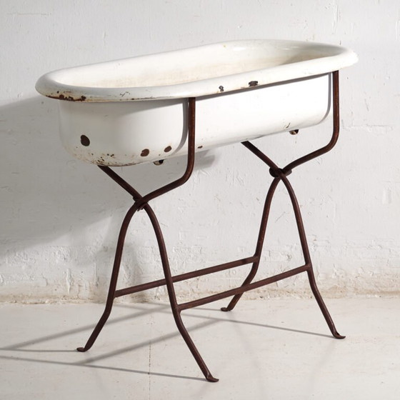 Antique bathtub in enamelled iron – Central Europe, circa 1950 #5 – Decorative Objects, Industrieel (photo 7 of 40)