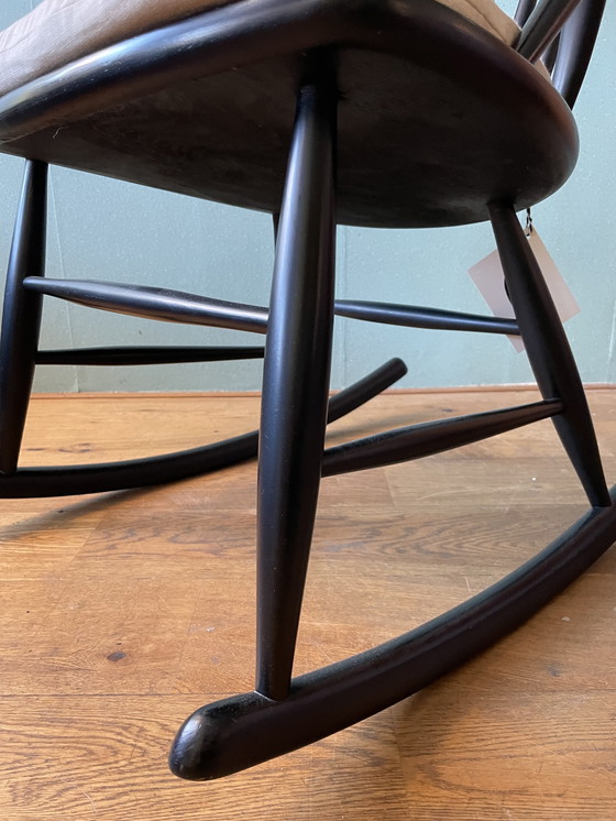 Image 1 of Kraamstoel schommelstoel Danish Design Wikkelso