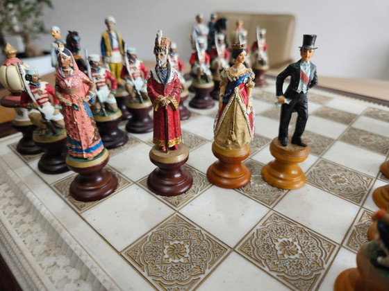 Raj Verzamel schaakspellen van Franklin Mint Porselein, jaren 70, Set van 33 – Decoratieve objecten (photo 11 of 19)