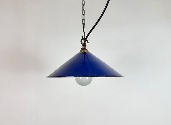 Image 1 of Industriële kobaltblauwe emaille fabriekshanglamp, jaren 1950