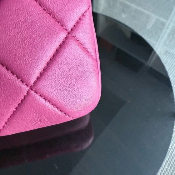 Image 1 of Borsa Chanel Trendy CC piccola - Pelle di agnello trapuntata rosa acceso con finiture dorate, serie 26