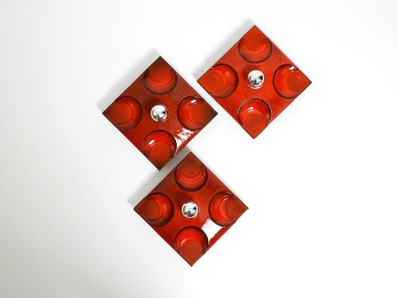 Image 1 of Drei schöne original 1970er Space Age rote Keramik-Wandlampen