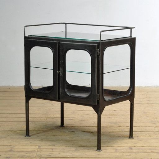 Armoire d'hôpital vintage, années 1970